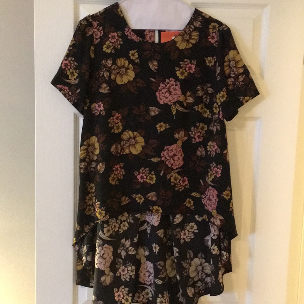 Adorable philosophy high low T-shirt